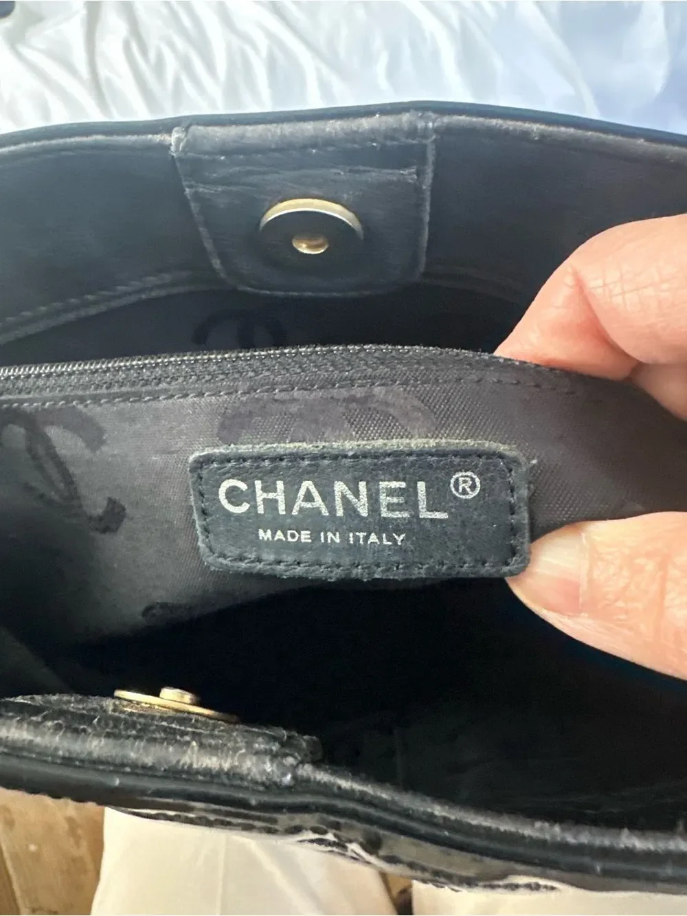 CHANEL classic shoulder
